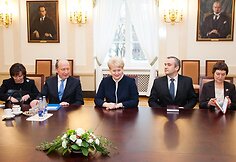 Dalia Grybauskaitė (centre)