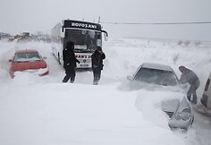 Pusnyse įstrigę automobiliai