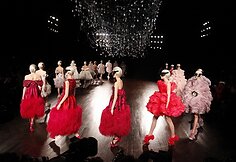 &bdquo;Alexander McQueen&ldquo; kolekcijos pristatymas