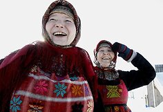 Alevtina Biagiševa (54) ir Valentina Piačenko (74)