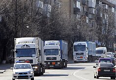 Vežami konteineriai su itin prisodrintu uranu