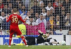 Vartininkas Ikeras Casillas atlaikė Toni Krooso smūgį į vartus.