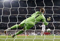 Vartininkas Manuelis Neueras atlaikė Cristiano Ronaldo baudos smūgį.