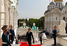 Dmitrijus Medvedevas atvyko į Vladimiro Putino inauguracijos ceremoniją.