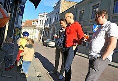 Parduotuvės atidarymo akimirka