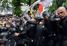 Ukrainos policija susirėmė su demonstrantais