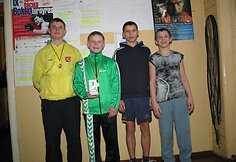Evaldas su broliu ir treniruočių draugais, vėliau taip pat tapusiaiais Lietuvos čempionais Luku Kniukšta ir Edgaru Skurdeliu.