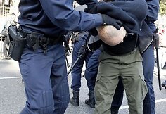 Madride sulaikomas protestuotojas