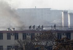 Kariai ant policijos komplekso pastato Kabule