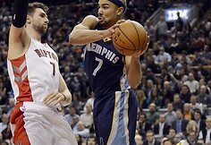 Andrea Bargnani ir Jerrydas Baylessas