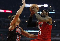 Joakimas Noahas ir LeBronas Jamesas