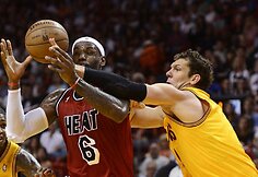 LeBronas Jamesas ir Luke'as Waltonas