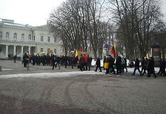 Protestuotojai prie prezidentūros
