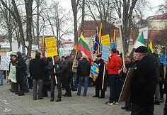Protestuotojai prie prezidentūros
