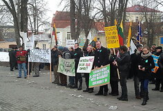 Protestuotojai prie prezidentūros