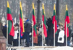 Darbo partijos aktyvistai prie Vilniaus apygardos teismo