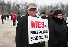 Darbo partijos aktyvistai prie Vilniaus apygardos teismo