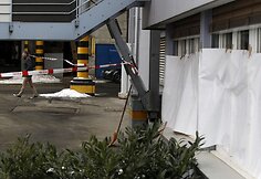 Šveicarijoje uždengti medienos fabriko langai