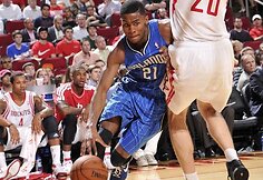 Maurice'as Harklessas ir Donatas Motiejūnas