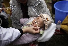 Gydomas per žemės drebėjimą sužeistas 3 mėnesių vaikas