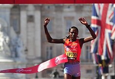 Kenijos bėgikė Priscah Jeptoo Londono maratone buvo greičiausia tarp moterų 2