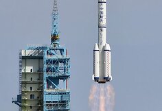 Raketos nešėjos „Long March“ pakilimas