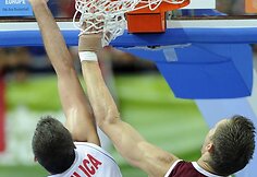 Nemanja Bjelica ir Kaspars Berzins