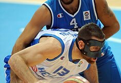 Kostas Kaimakoglou (priekyje) ir Pietro Aradori