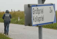 Įvykio vietoje policininkai užblokavo kelią.