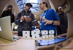 Klientai „Apple“ parduotuvėje