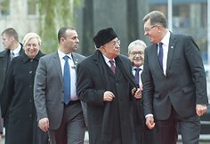 Palestinos prezidentas Mahmudas Abbasas ir Lietuvos premjeras Algirdas Butkevičius