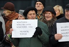 Protestas prie&scaron; seniūnijų naikinimą