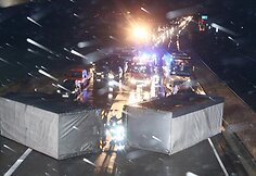 Vokietijos greitkelyje apvirtęs vilkikas