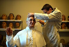 Vaškinė popiežiaus Pranciškaus statula