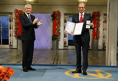 Norvegijos Nobelio komiteto pirmininkas Thorbjornas Jaglandas ir Cheminio ginklo uždraudimo organizacijos generalinis direktorius Ahmetas Uzumcu