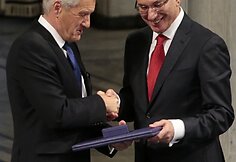 Norvegijos Nobelio komiteto pirmininkas Thorbjornas Jaglandas ir Cheminio ginklo uždraudimo organizacijos generalinis direktorius Ahmetas Uzumcu