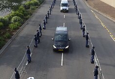 Nelsono Mandelos laidotuvių kortežas