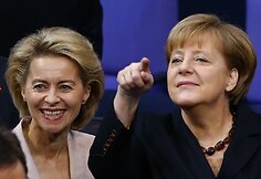 Ursula von der Leyen ir Angela Merkel