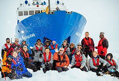 Antarktidoje įstrigęs laivas „Akademik Šokalskij“