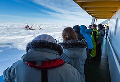 Antarktidoje įstrigusio laivo &bdquo;Akademik &Scaron;okalskij&ldquo; įgūlos ir keleivių gelbėjimo operacija