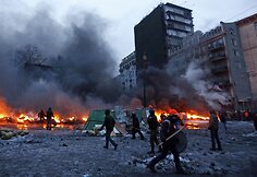 Kijeve protestuotojų deginamos padangos