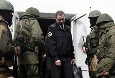 Sevastopolyje i&scaron; Ukrainos karinių jūrų pajėgų &scaron;tabo i&scaron;eina Ukrainos karinio jūrų laivyno pareigūnas