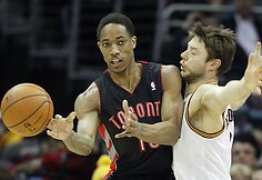 DeMaras DeRozanas ir Matthew Dellavedova