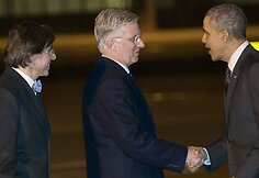 Belgijos karalius Philippe'as (centre) ir premjeras Elio Di Rupo pasitiko JAV prezidentą Baracką Obamą.