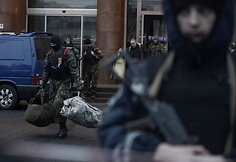 Kijeve iš „Dnipro“ viešbučio išeina „Pravyj sektor“ nariai