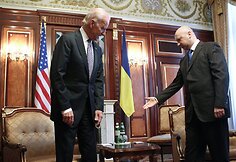 JAV viceprezidentas Joe Bidenas ir laikinasis Ukrainos prezidentas Oleksandras Turčynovas