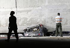 Brazilijoje ant automobilio nukritęs viadukas