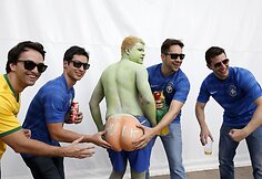 Futbolo sirgaliai prie&scaron; Vokietijos ir Brazilijos futbolo rinktinių rungtynes