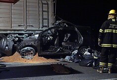 Popiežiaus Pranci&scaron;kaus giminaičių automobilis po avarijos.