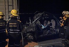 Popiežiaus Pranci&scaron;kaus giminaičių automobilis po avarijos.